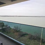 Sunset Boutique Apartment Lakeview